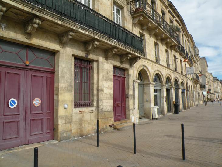  beaux immeubles, quai des Chartrons